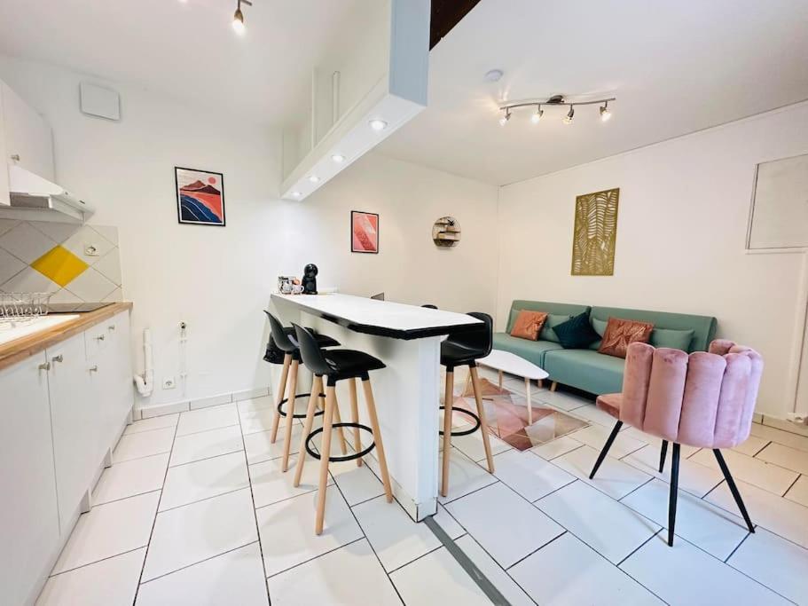 Appartement Confidentiel Laon Exterior foto