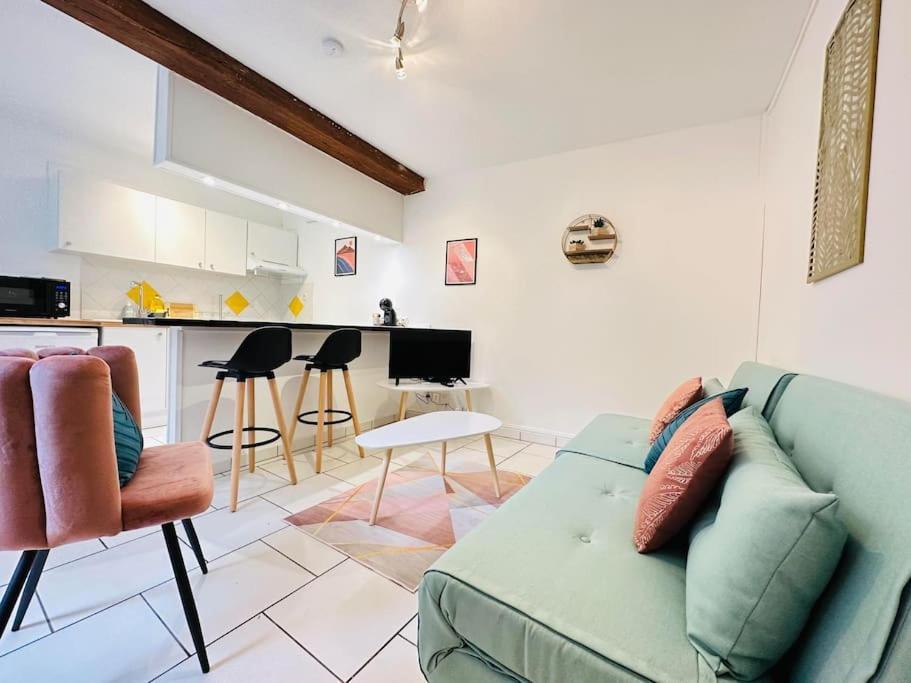Appartement Confidentiel Laon Exterior foto
