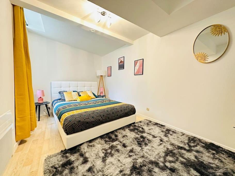 Appartement Confidentiel Laon Exterior foto